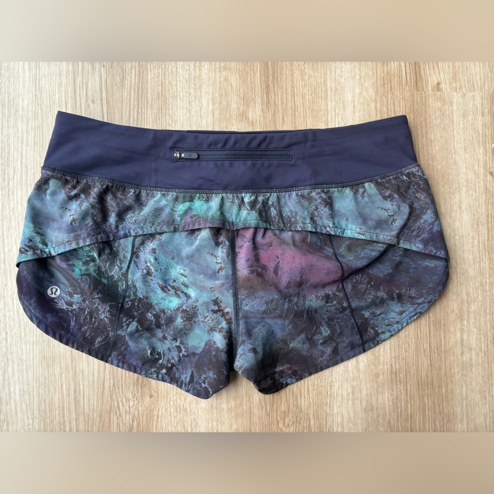 Lululemon Speed Up Short 2.5"
Radiant Multi / Midnight Navy size 8 - Picture 2 of 7